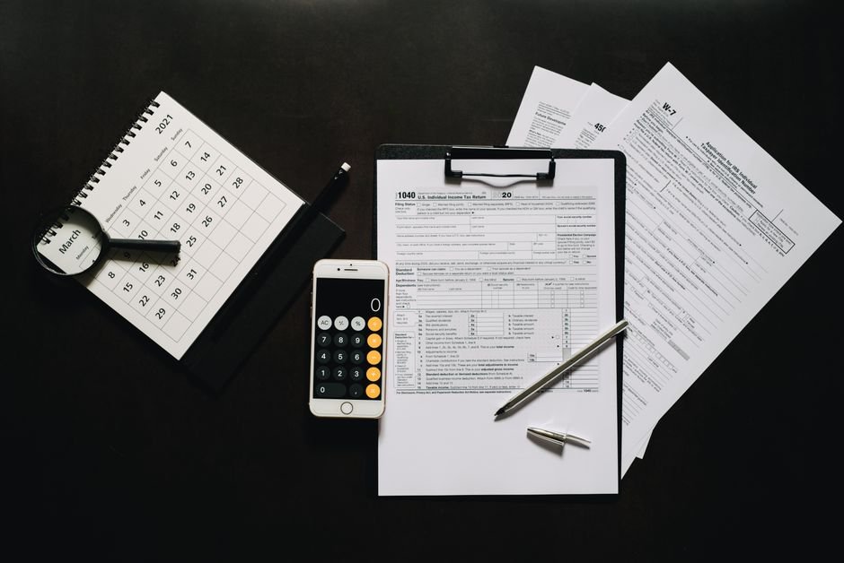 tax form calculator desk